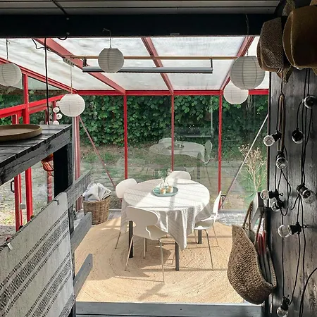 Wooden By Ideal For Swimming Vakantiehuis